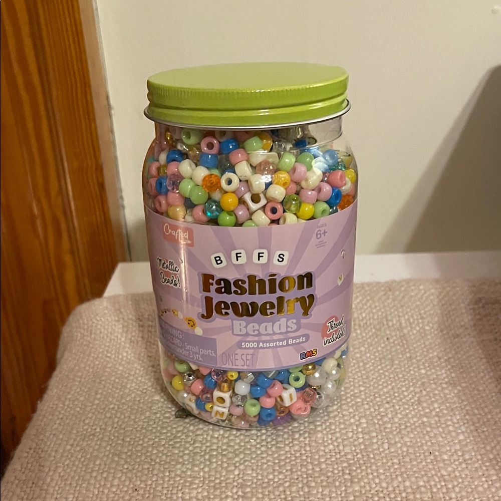 NWT BFFS Jewelry Bead Kit
